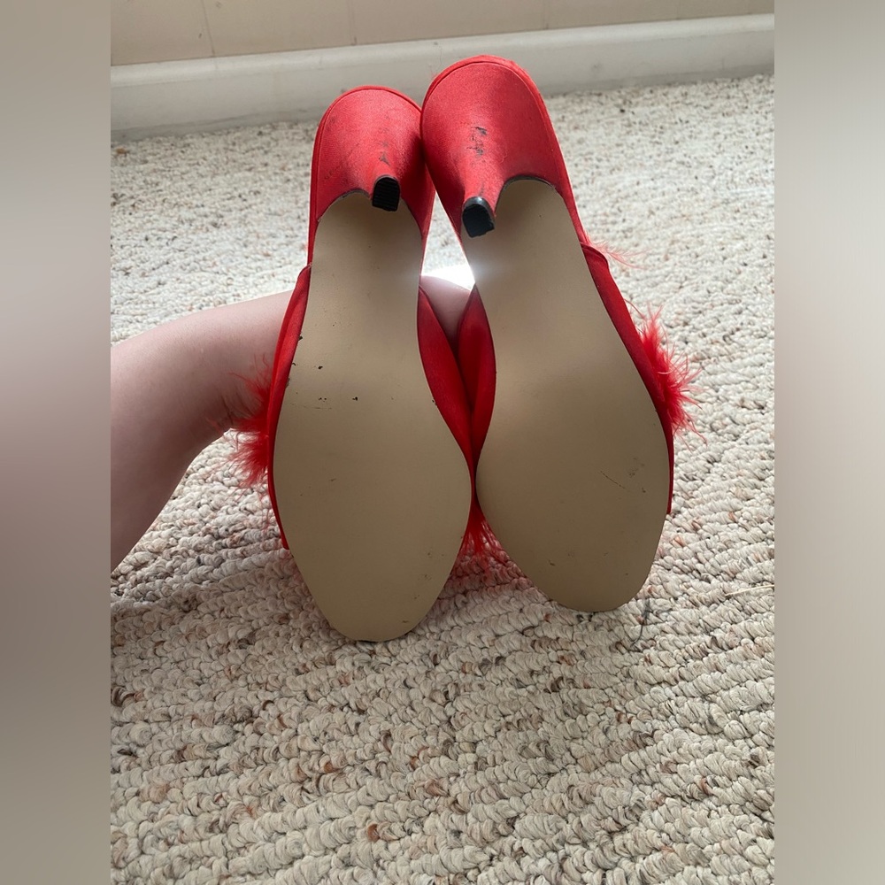 Fredrick’s of Hollywood slip on kitten heels - Picture 2 of 4